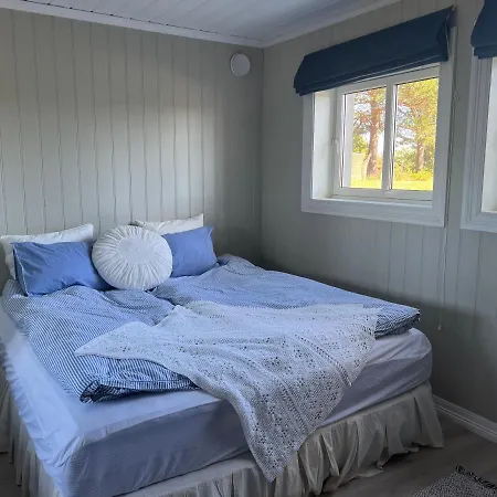 Ny I Nevlunghavn לארביק